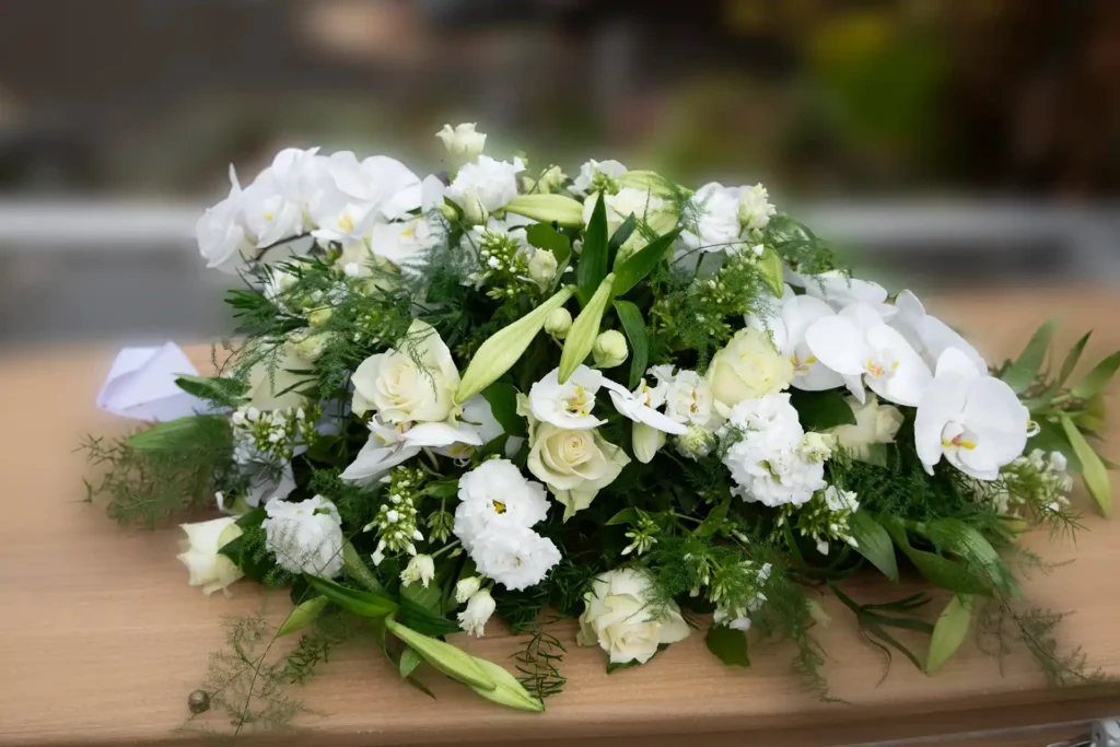 Bloemen op kist